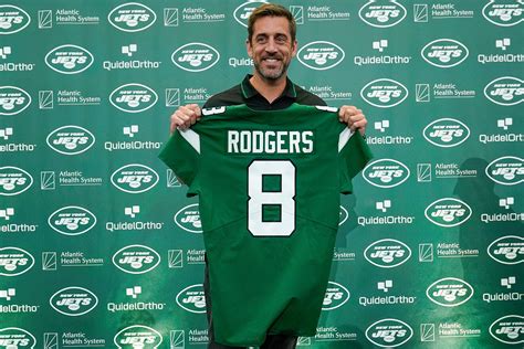 After wading through a maze, Aaron Rodgers suits up for the New York ...