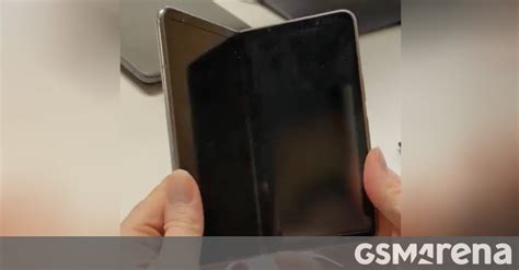 Pixel Fold live leak shows how it folds - GSMArena.com news