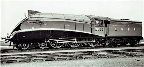 London & North Eastern Railway - LNER Class B17 4-6-0 stea… | Flickr