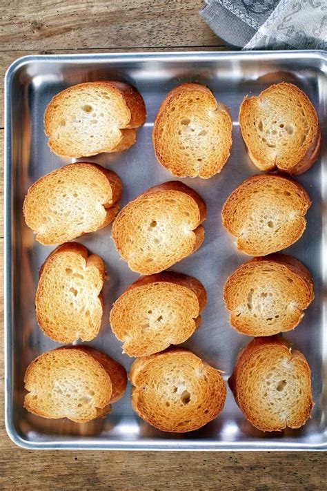 How to Toast Bread in Oven (Best Oven Toasted Bread) - IzzyCooking