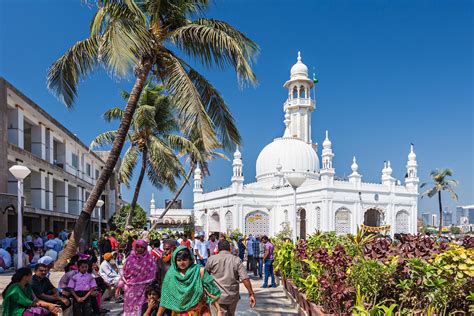 Haji Ali Dargah: Spiritual, Islamic abode in Mumbai | Daily Sabah