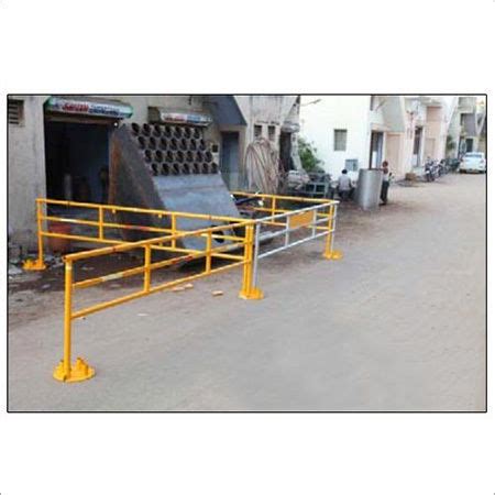 Portable Barricades Manufacturers, Suppliers, Dealers & Prices