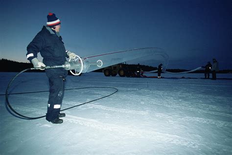 Weather Balloon Launch Photograph by David Hay Jones/science Photo ...