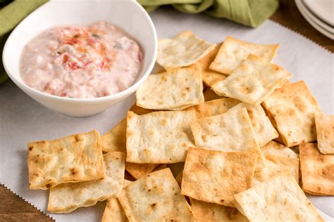 Crispy Lavash Chips with 2-Ingredient Dip | Hungry Girl