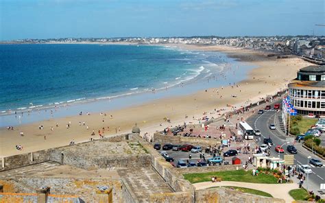 St Malo Grande Plage / Ille-et-Vilaine / Brittany // World Beach Guide