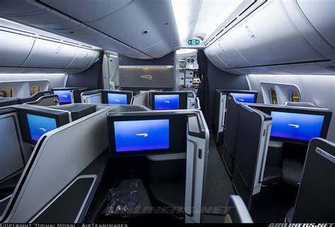 British Airways Boeing 787-9 Dreamliner business class cabin | British ...