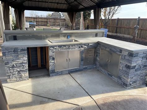 Mike's DIY Stone Veneer Outdoor Kitchen - GenStone