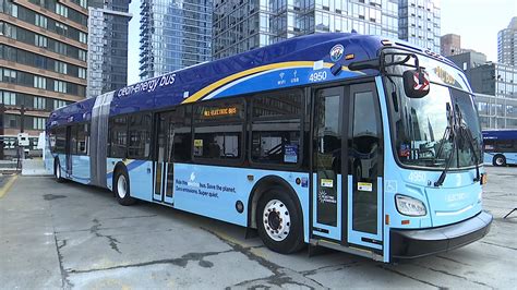 Electric buses in New York, the first articulated hits the road ...