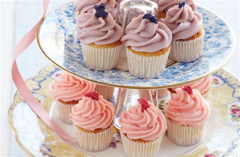 Mini cupcakes | British Recipes | GoodtoKnow