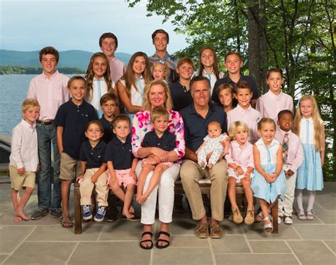 Mitt Romney Family Photo 2018 : Mitt Romney Fast Facts - Four children ...