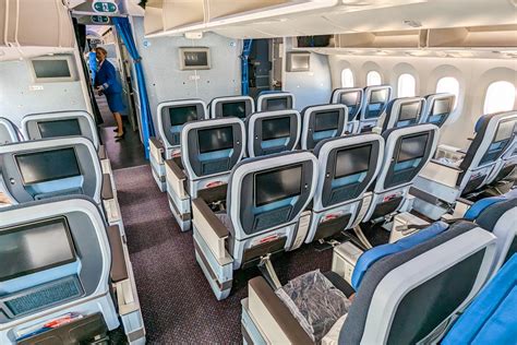 Is KLM premium economy worth it on the Boeing 787 Dreamliner? – LAH SAFI Y