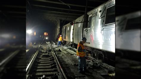 Supervisors suspended amid NYC subway derailment probe - CBS News