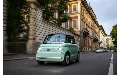 In 2023, Fiat Unveils Electric Minicar Topolino