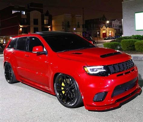 Pin by Ijon'Ana on Gettin Around 🤩 | Jeep srt8, Dropped trucks, Jeep ...