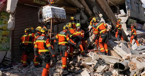 Rescue hopes dwindle as earthquake death toll passes 28,000