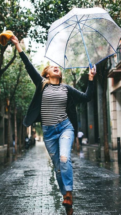 Pin by Jessie Sykes on UNDER MY UMBRELLA ☂️. | Rainy photoshoot ...