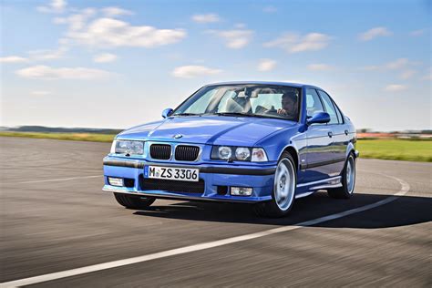 √Check Out this Classic E36 BMW M3 vs Mercedes-Benz C 36 AMG Review ...