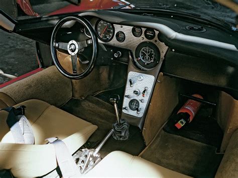 ALFA ROMEO 33 Stradale Specs & Photos - 1967, 1968, 1969 - autoevolution