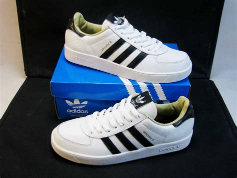 Tuesday Shoe Day: Adidas | jeracgallero