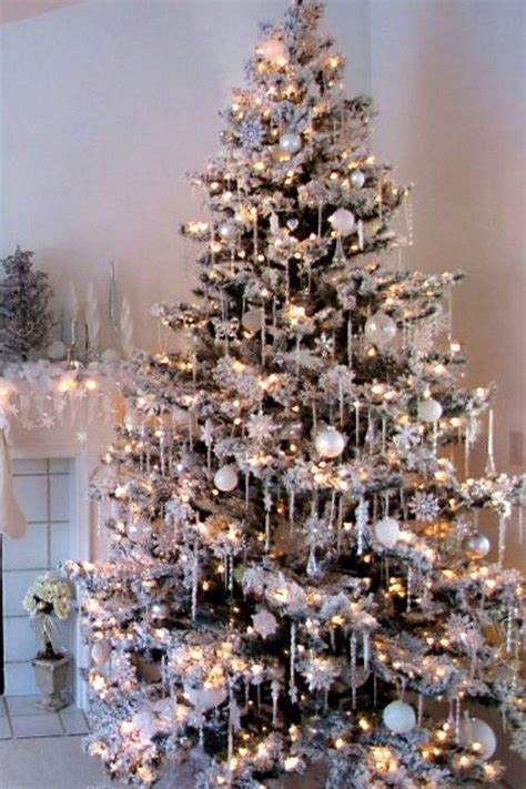 Stunning White Christmas Tree Ideas To Decorate Your Interior 24 ...