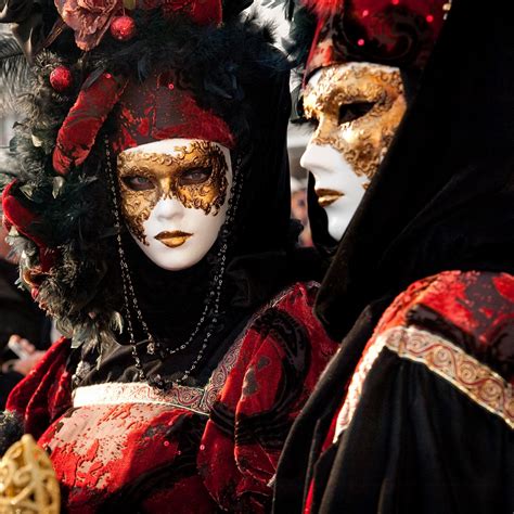 Direct From Venice: Carnival of Venice - Yearly Show of Costumes, Masks ...