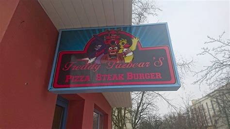 Freddy Fazbear's Pizza found in Warsaw, Poland | Fnaf freddy, Freddy ...