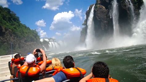 Extreme boat trip inside Iguazu Falls (Cataratas de Iguaçu) in HD - YouTube