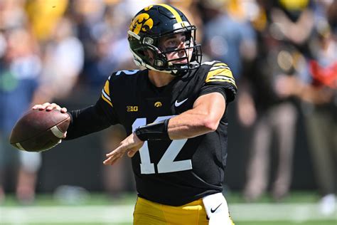 Iowa State vs Iowa Prediction Game Preview - College Football News ...