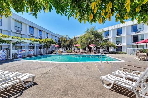 Motel 6 San Francisco - Redwood City Hotel (San Francisco (CA)) - Deals ...