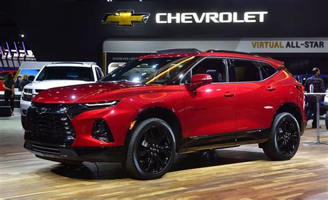 Driving the 2021 Chevy Blazer Has Its Pros and Cons