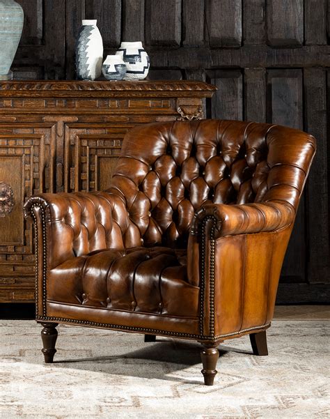 Winchester Tufted Lounge Chair | Leather | Fine Furniture