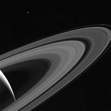 How Big Are Saturn’s Rings? - WorldAtlas