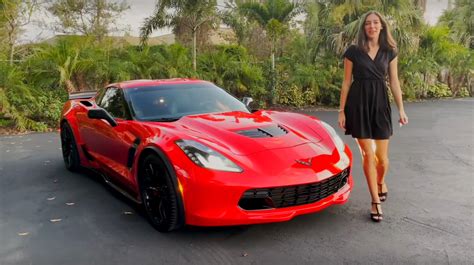 Lady in Red Corvette Z06 C7 Wants You to Swipe Right, Would You Show It ...