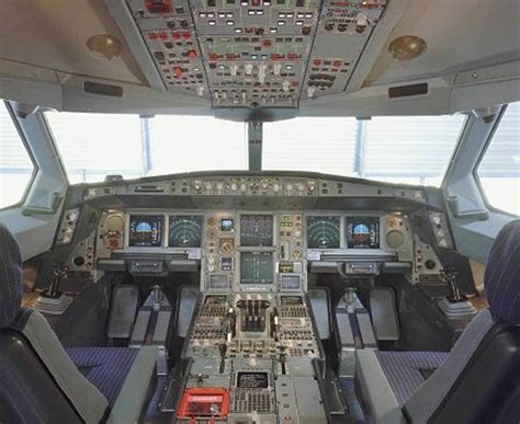 Cool Jet Airlines: Airbus A340 cockpit