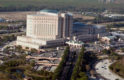 Patient Shoots Doctor at Veterans Affairs Hospital in Florida ...