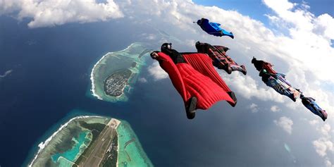 Wingsuit Flying Guide for Beginners: How to Fly Like a Bird - GamingZion