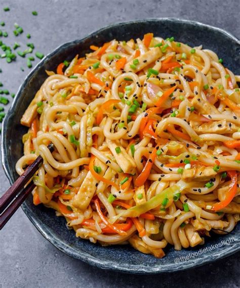 Sweet and Spicy Udon Noodle Stir-Fry : r/recipes