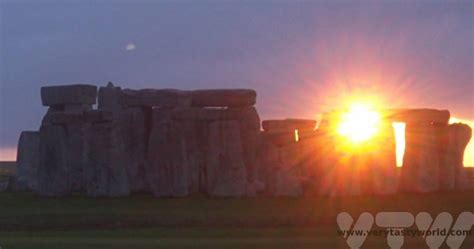 Avebury Stone Circle vs Stonehenge - Very Tasty World