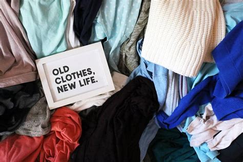 9 Ways For Recycling Old Clothes - Evergreen DIYs | Recycle old clothes ...