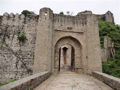 The News Himachal Kangra Fort depicts ancient glory and symbol of power ...