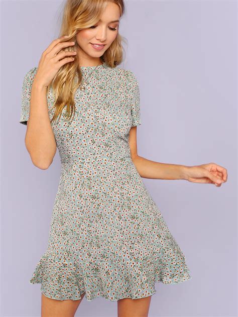 SHEIN Ditsy Floral Flounce Hem Dress | Jurken, Jurk met sneakers, Outfits