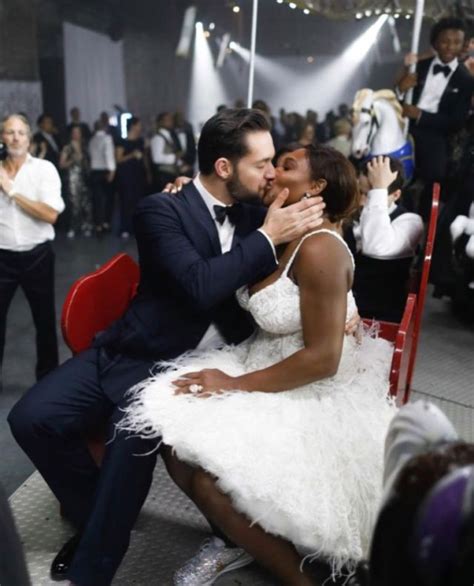 Serena Williams Romantically Lock Lips With Her Husband, Alexis Ohanian ...