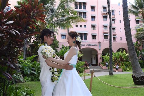 Waikiki Weddings: 100 Photos in Waikiki