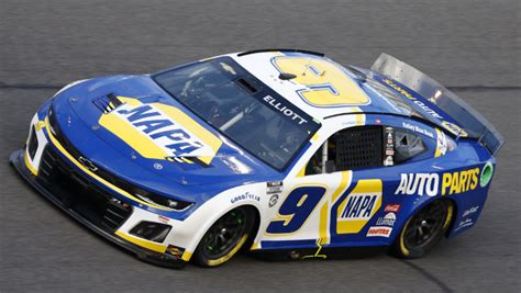 Hendrick Motorsports provides big update on Chase Elliott's return to ...