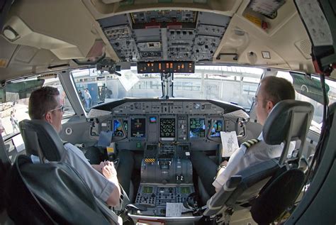 Bombardier Q400 Cockpit