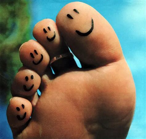 Happy Feet & Toes | The Fun Times Guide to Feet