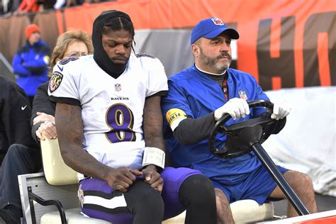 Lamar Jackson injury: Ravens QB carted off, ruled out for game