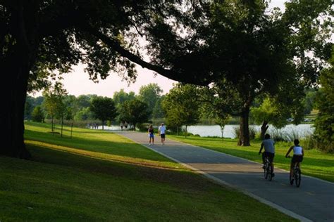 White Rock Lake Park is one of the very best things to do in Dallas