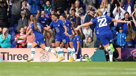 WSL: Champions Chelsea beat City as Manchester United and Everton triumph