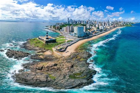 Guía para visitar Salvador de Bahía: qué ver, cuándo viajar y más